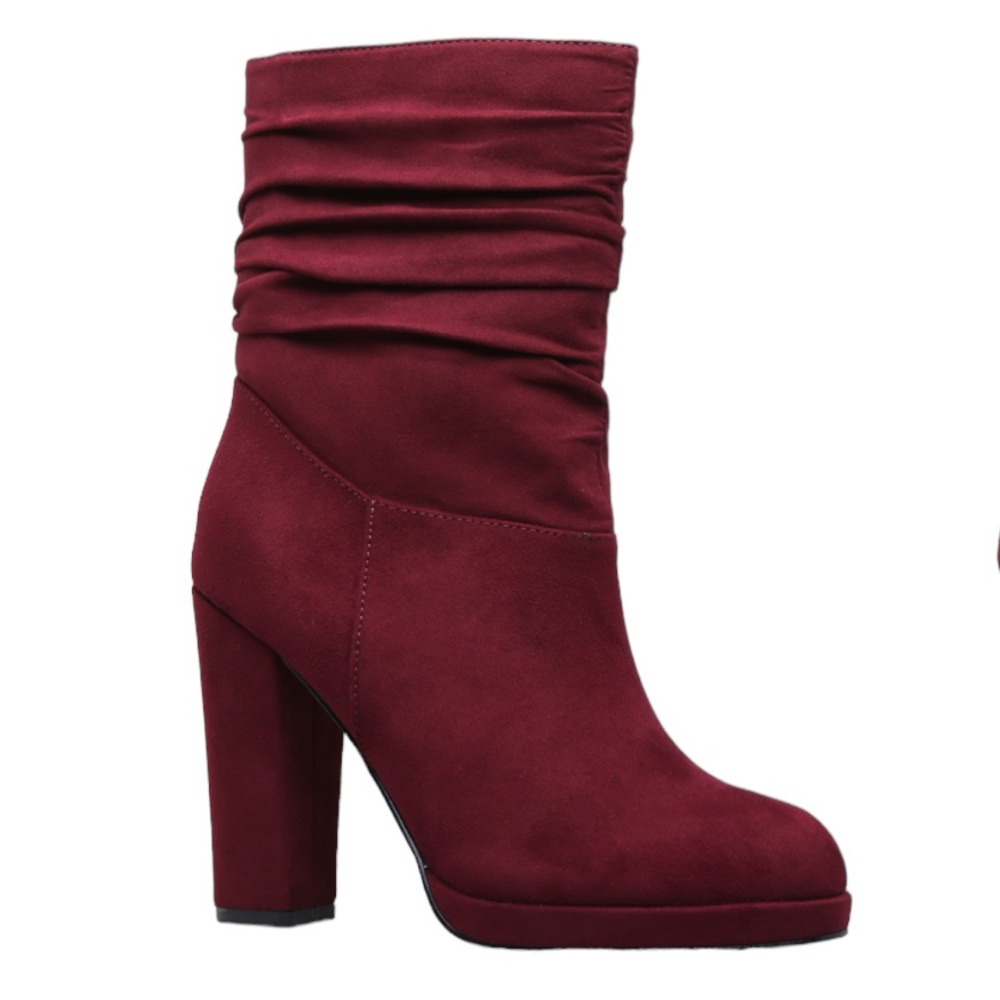 NWT ShoeDazzle Booties Size 6